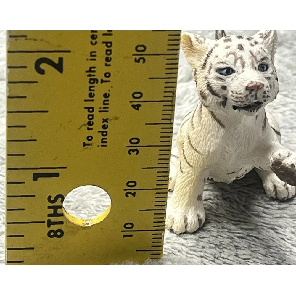Safari Ltd STANDING WHITE Siberian TIGER CUB African Wildlife‎ Figure
